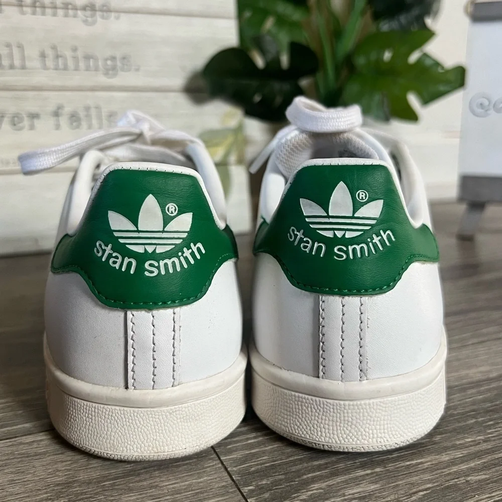 Adidas Stan Smith Tennis Shoes in Cloud White Core Green & Green. Men’s 6